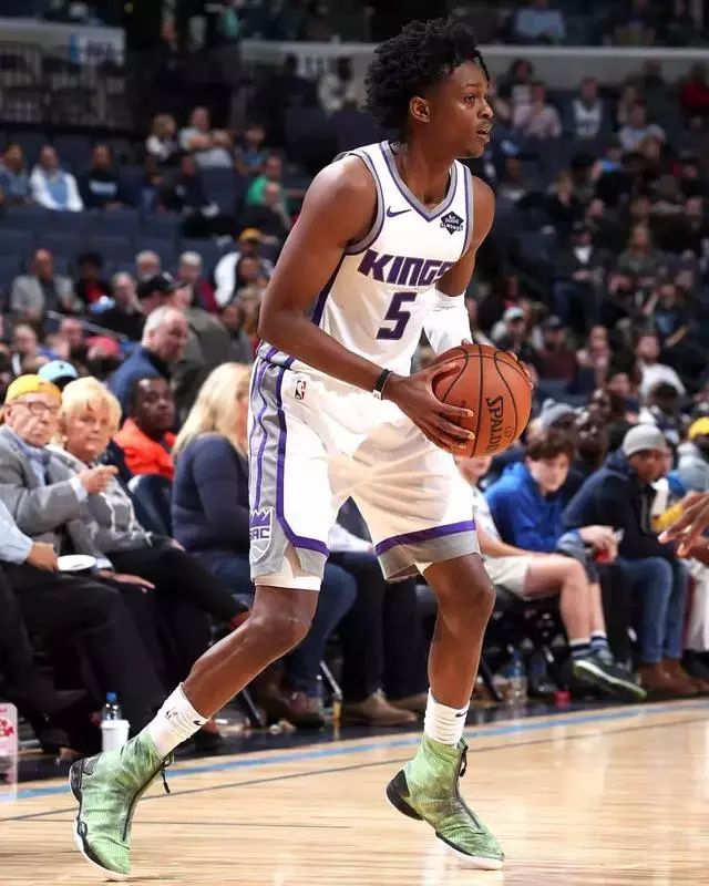 许多粉丝和 许多粉丝和