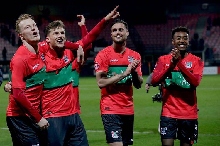 冠竞争具有 冠竞争具有